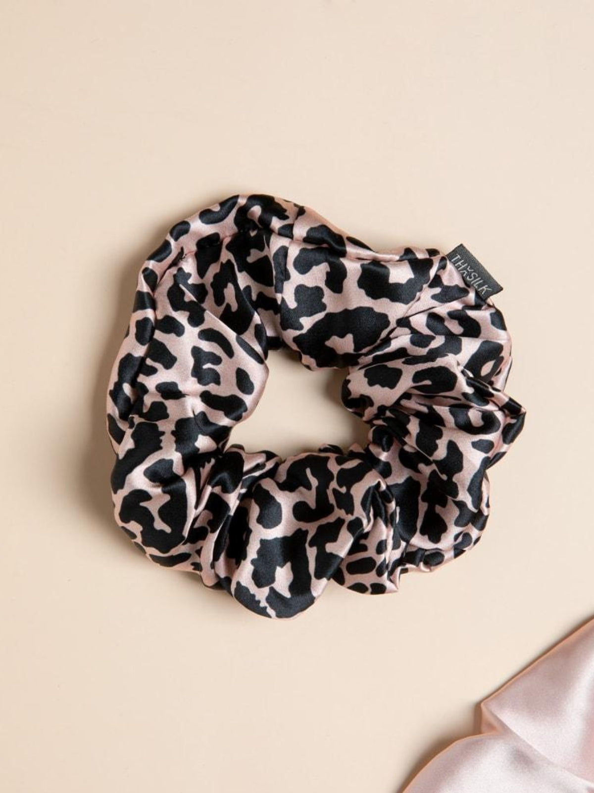 Seiden-Scrunchies mit besonderem Design