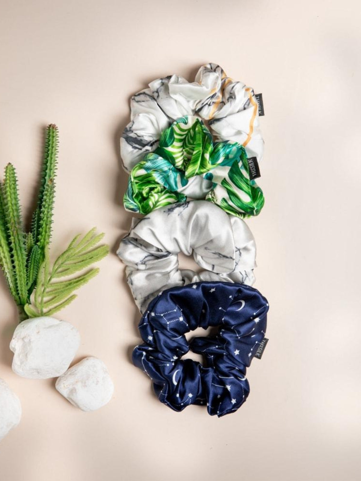 Seiden-Scrunchies mit besonderem Design