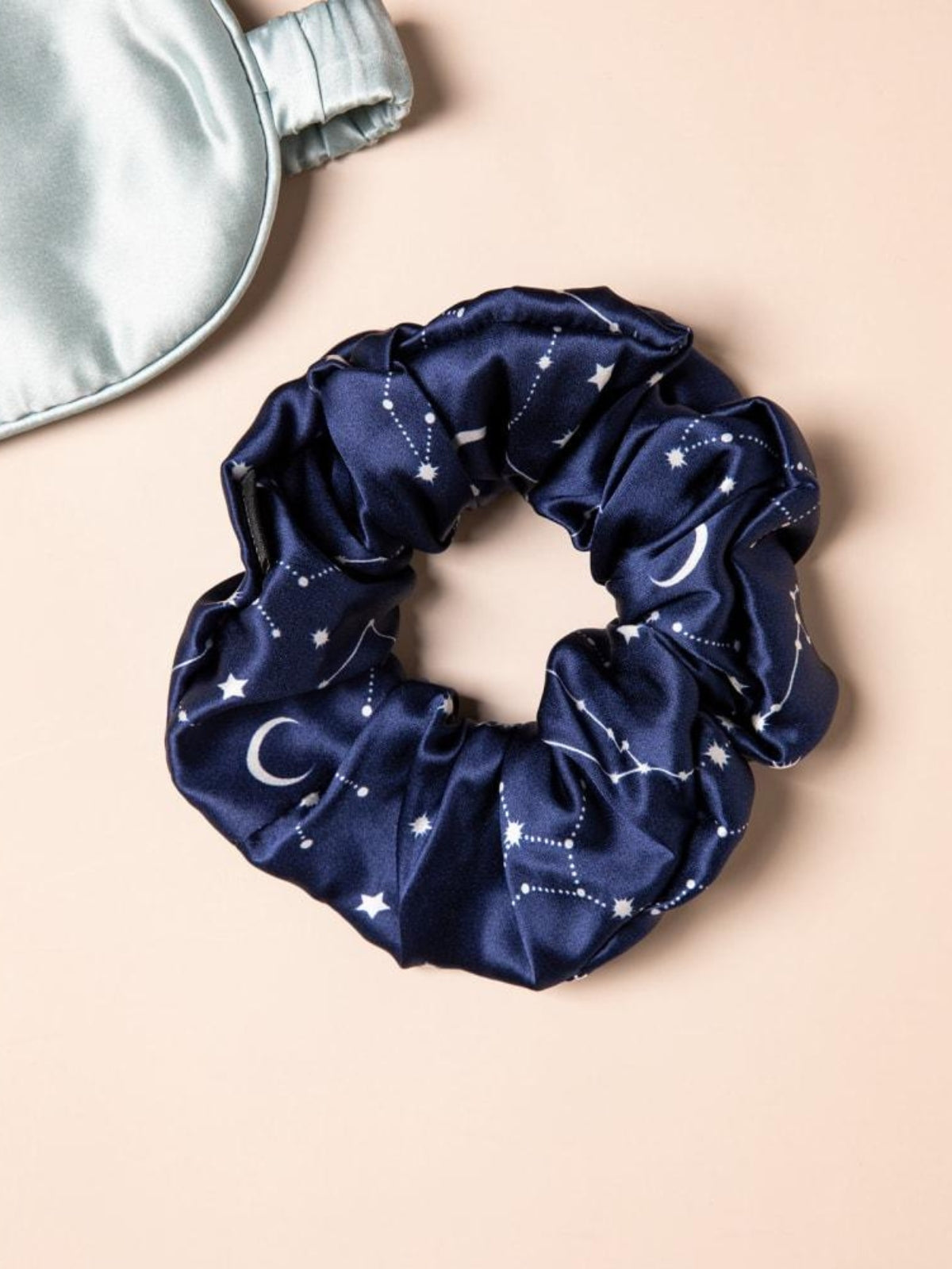 Seiden-Scrunchies mit besonderem Design
