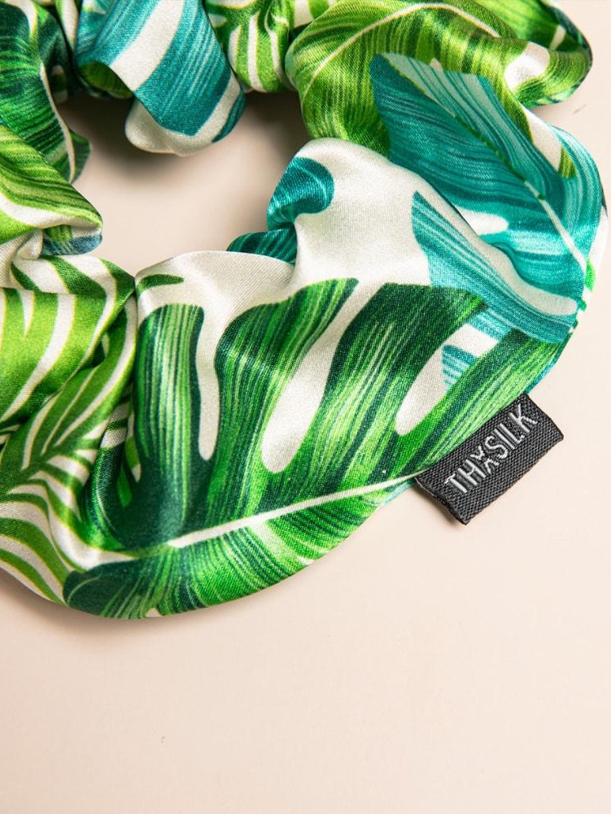 Seiden-Scrunchies mit besonderem Design