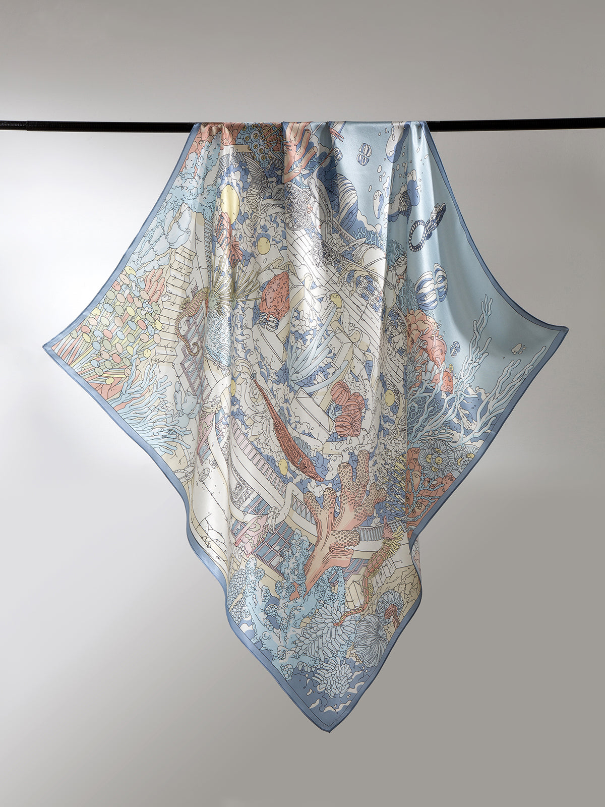 Großes Quadratisches Seidentuch 88x88 cm Luxuriöses Seiden Accessoire für Damen