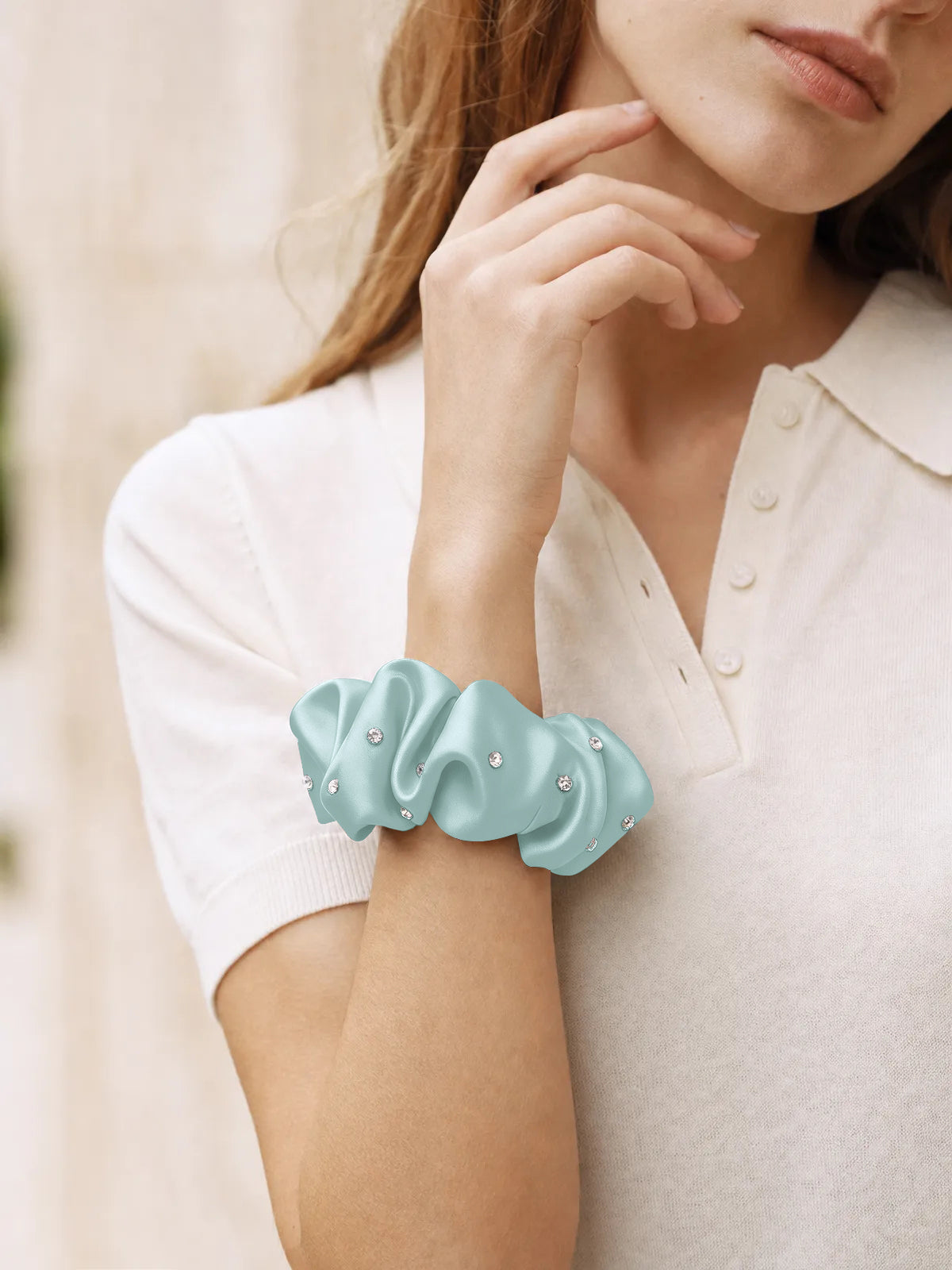30 Momme Seidenscrunchie mit Strass