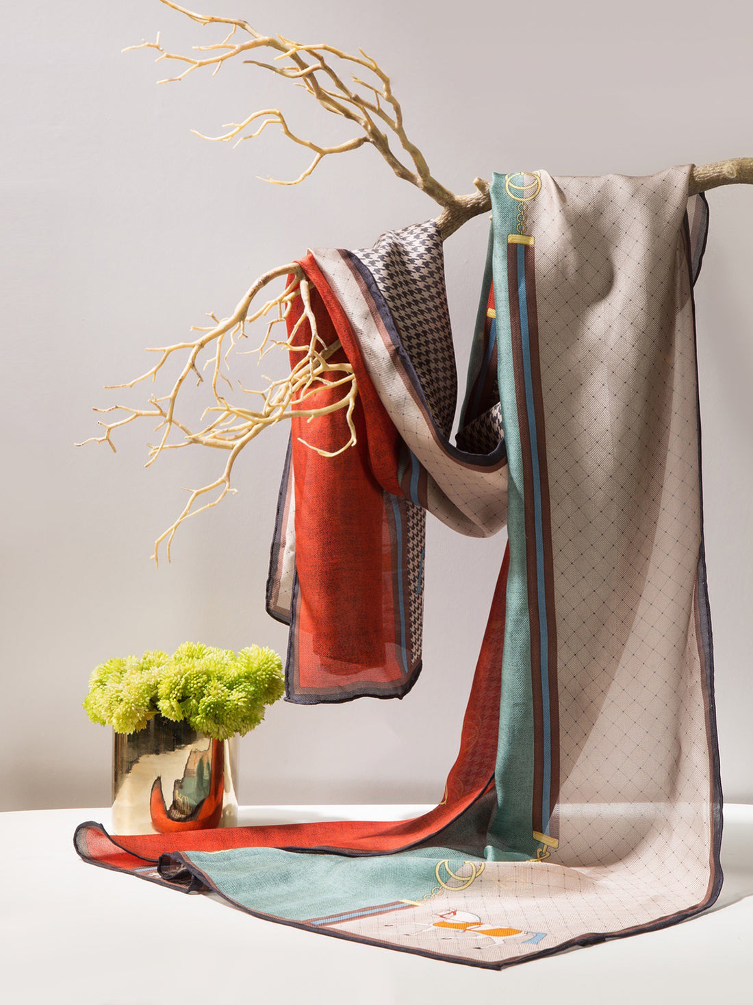 Langer Seidenschal aus Maulbeerseide Leichter und fließender Seiden Überwurf