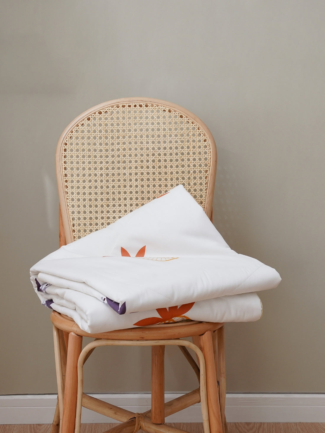 Seidene Sommerdecke mit Ananas-Design – Ausverkauf