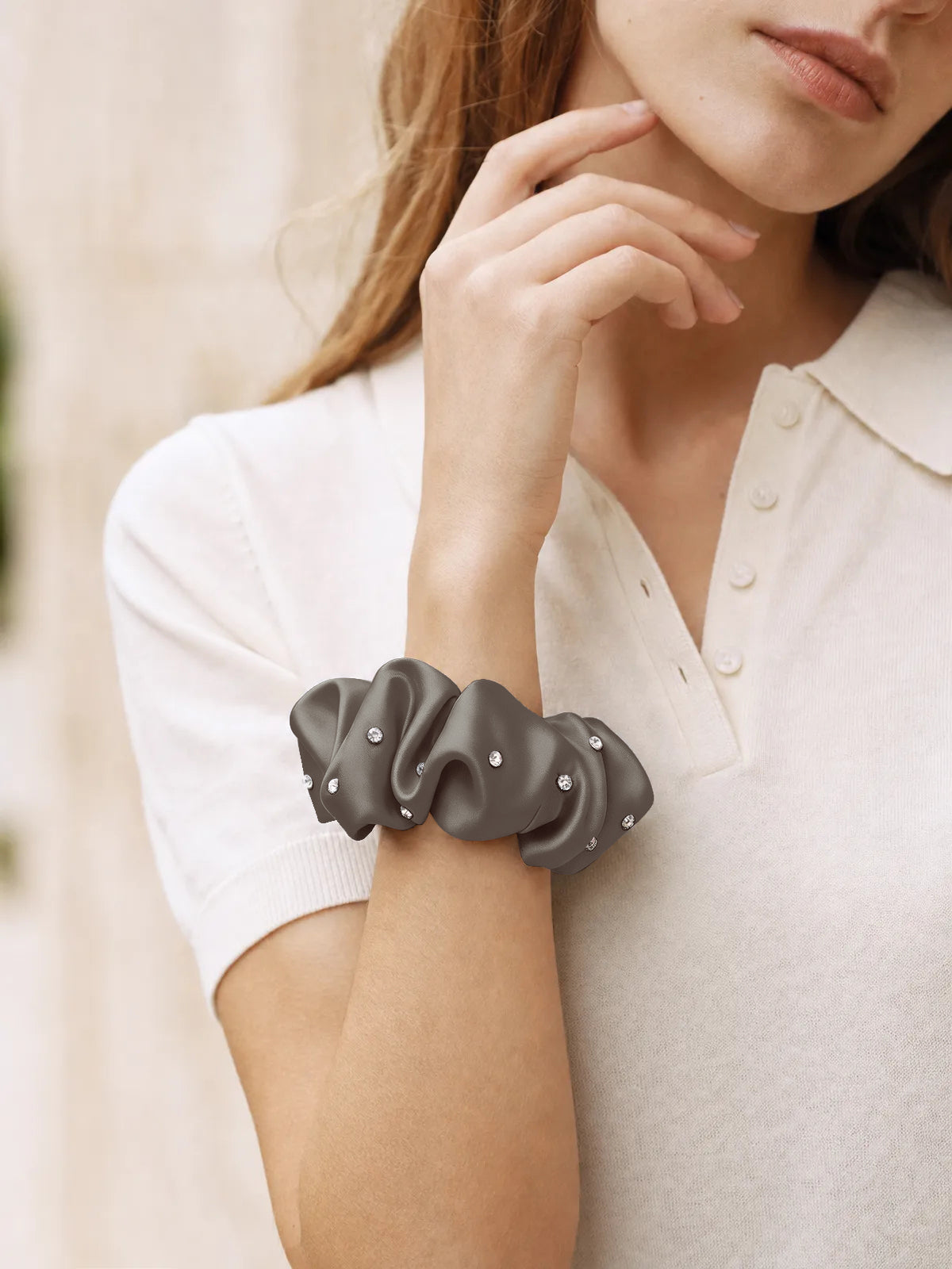 30 Momme Seidenscrunchie mit Strass