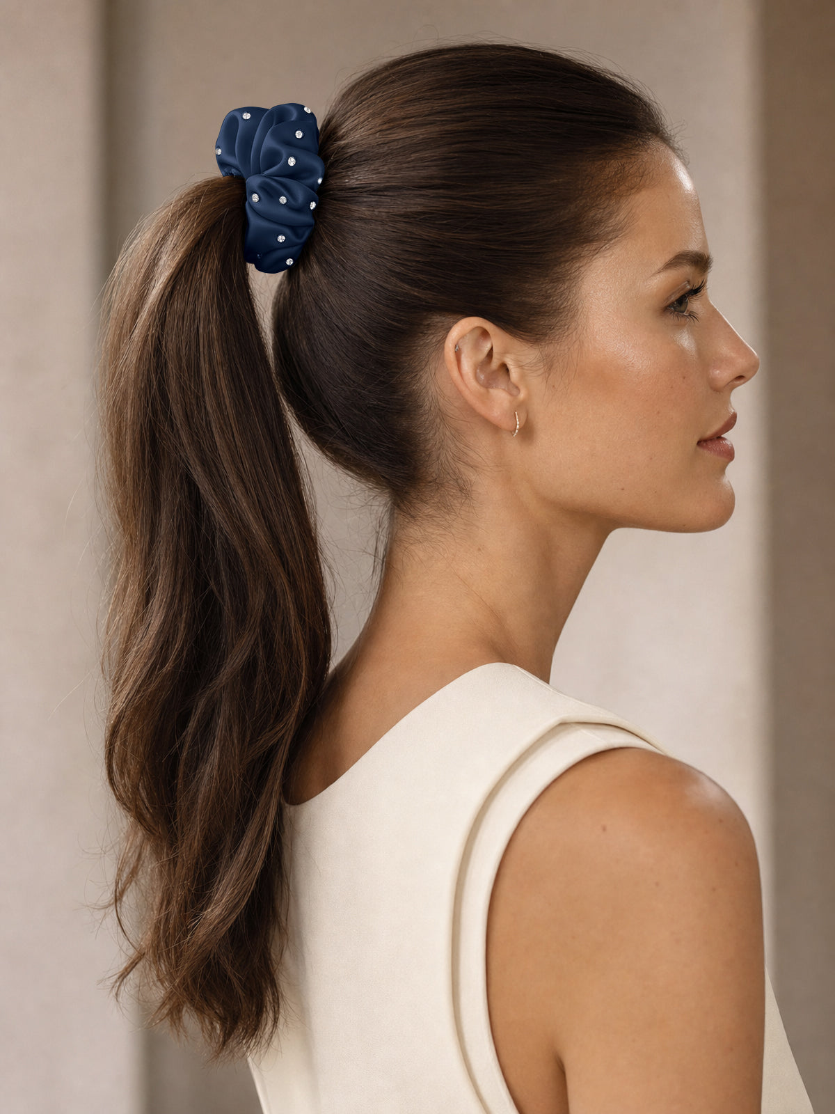 30 Momme Seidenscrunchie mit Strass