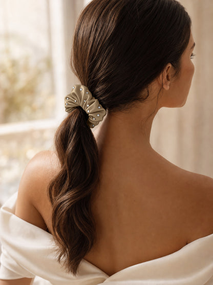 30 Momme Seidenscrunchie mit Strass