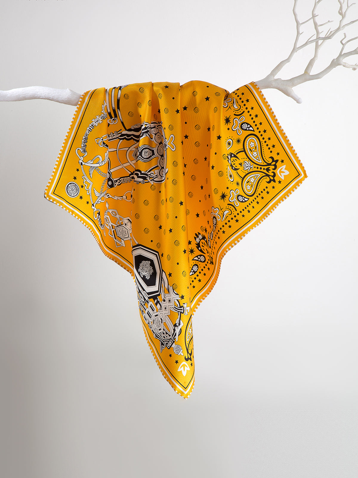 Klassisches Vintage Seidentuch Vielseitig als Halstuch Bandana oder Taschendeko