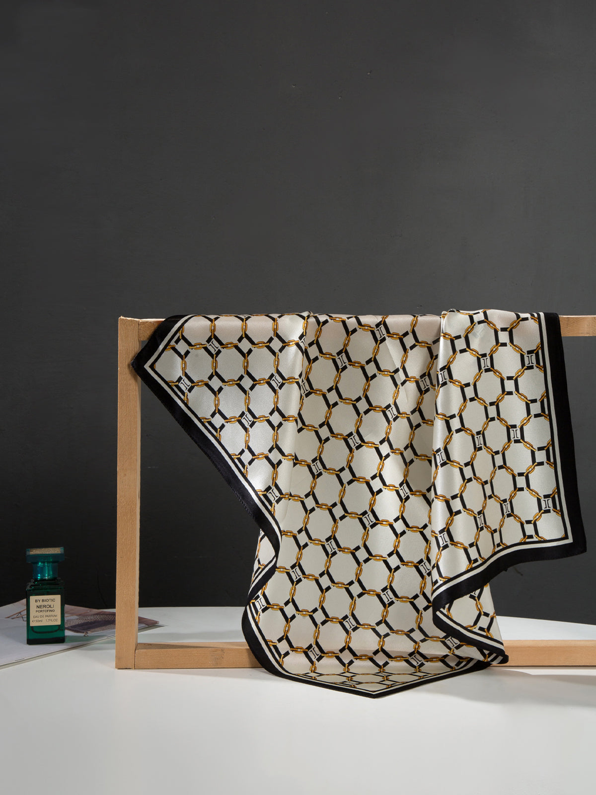 Seidentuch 52x52 cm Vintage Stil Echtes Seiden Quadrat Tuch